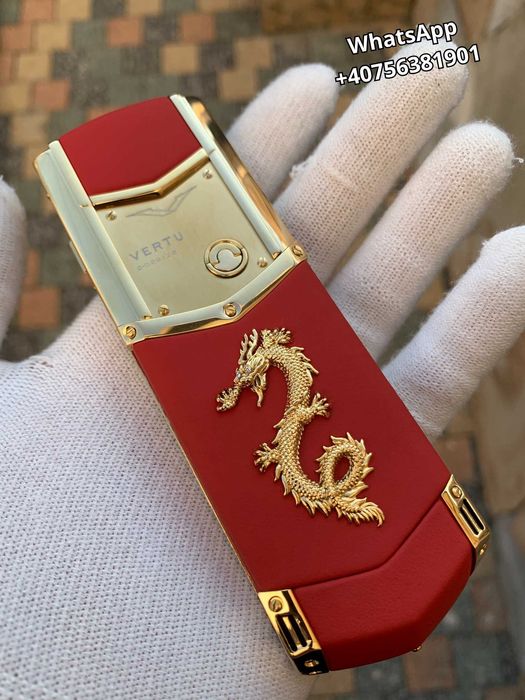 Vertu Signature S cu Piele Roșie și Dragon — Lux și Putere Unică