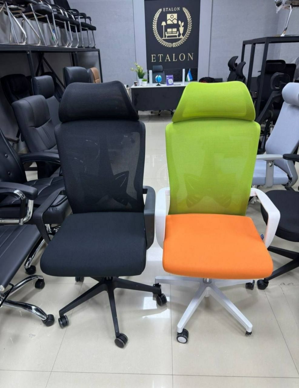 Офисное кресло модель Лара Грин и Лара блек