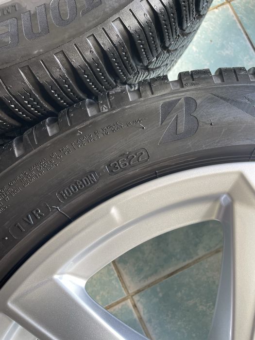 Jante alija R17 originale AUDI A3 205/50/17 Bridgestone iarna ca noi