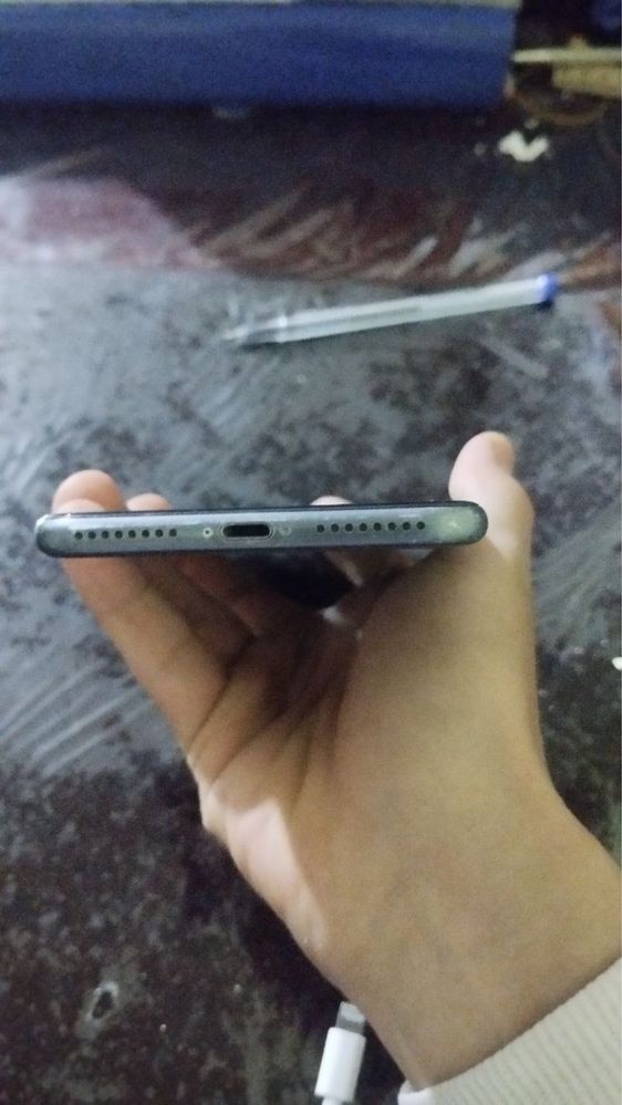 Iphone 8+ ideal 64 tali hama joyi ishlidi