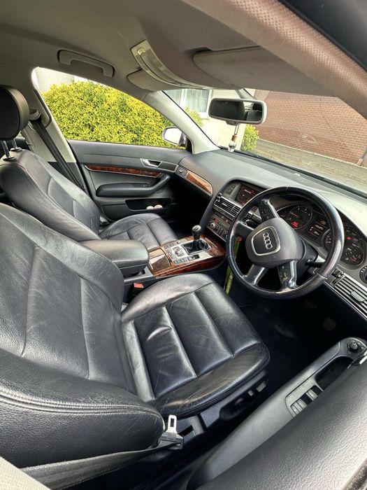 Vand sau schim masina cu volan pe dreapta