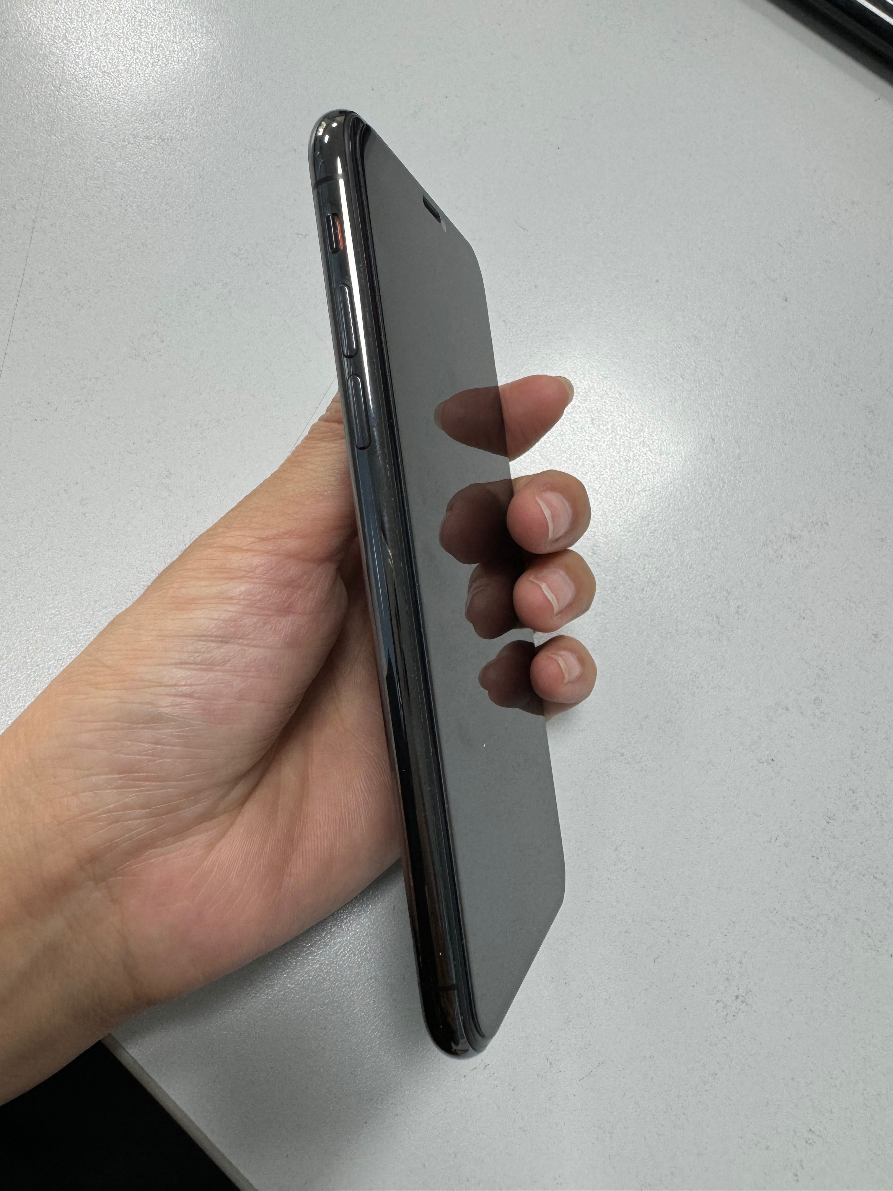 iPhone X Space gray