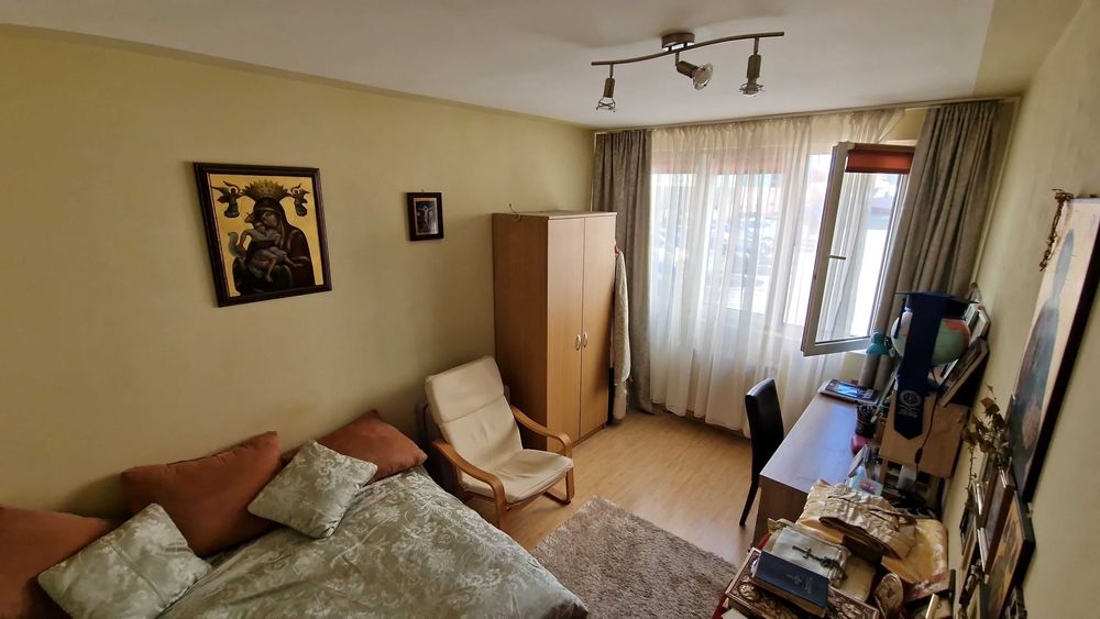 Vand apartament 4 camere, suprafata utila de 101.98 mp