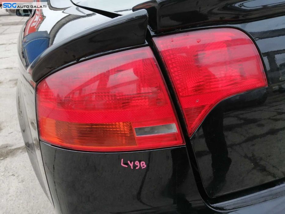 Soclu Suport Bec Becuri de la Stop Lampa Tripla Stanga de pe Capota Portbagaj Audi A4 B7 Berlina Sedan 2005 - 2008