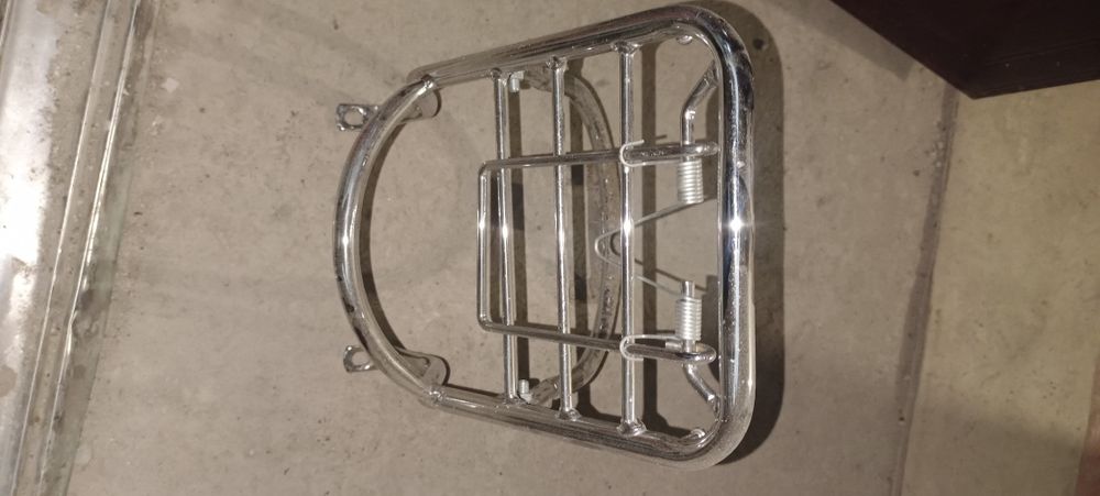 Продам передний  багажник на мотоцикл