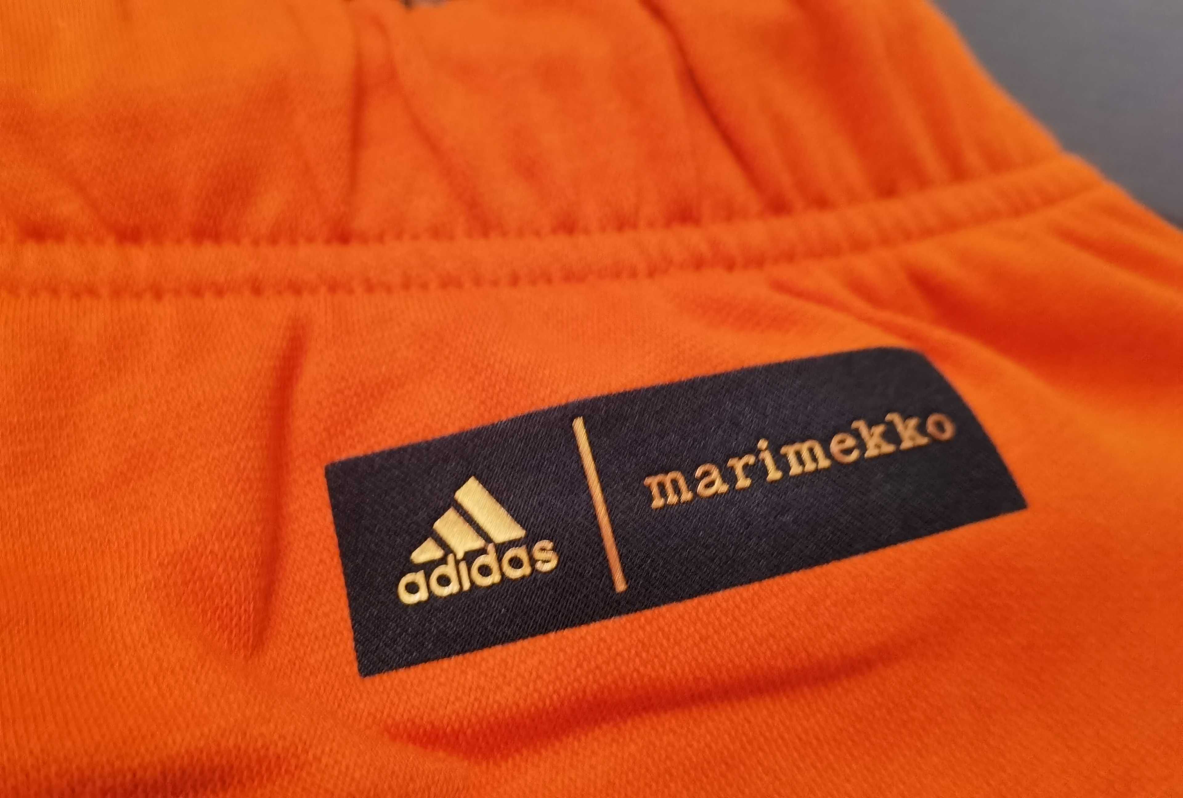Долница на  Adidas от лимитираната им колаборация с Marimekko.