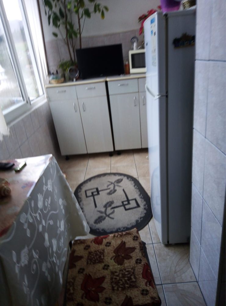 Garsoniera cu debara si garaj de vanzare