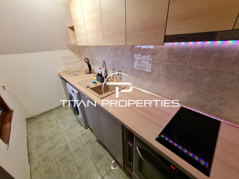 Дава се под наем Двустаен апартамент в Бургас, Център - 65 кв.м за 510 € - Снимка #3