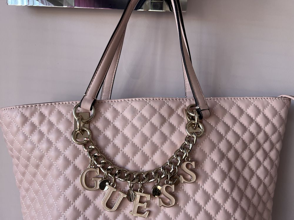 Оригинална чанта GUESS