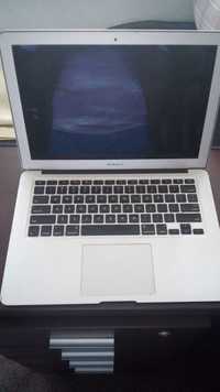 Macbook air A1369 laptop apple  !