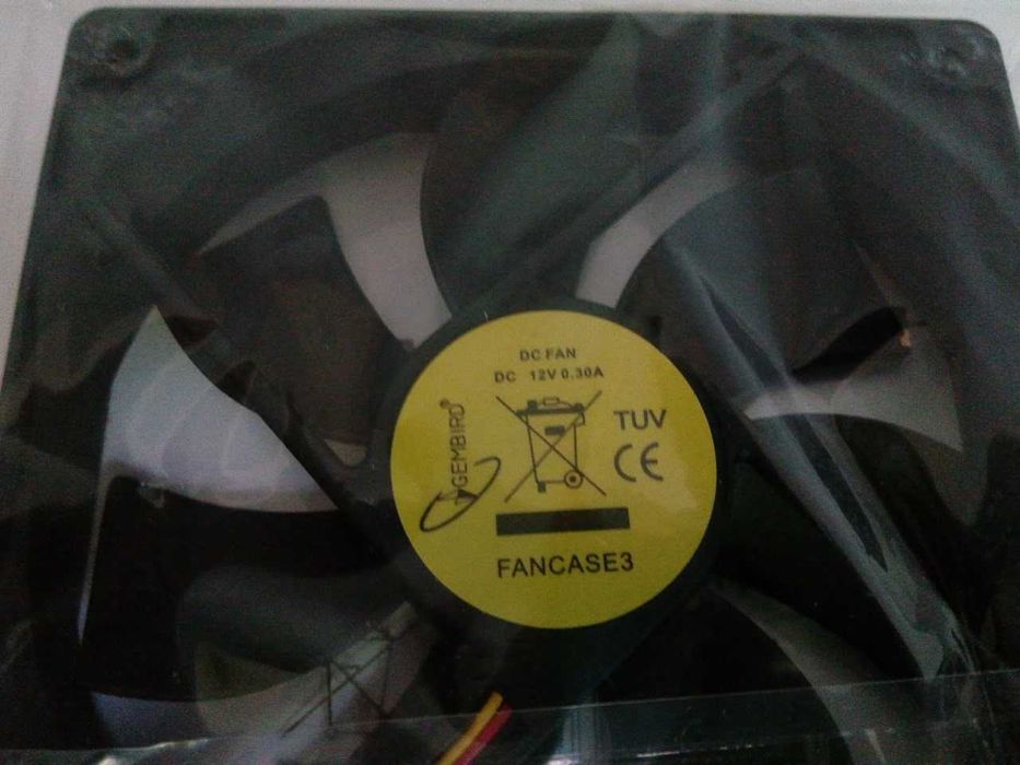кулер 12 см. 3 pin ,DC 12V фирмы GEMBIRB