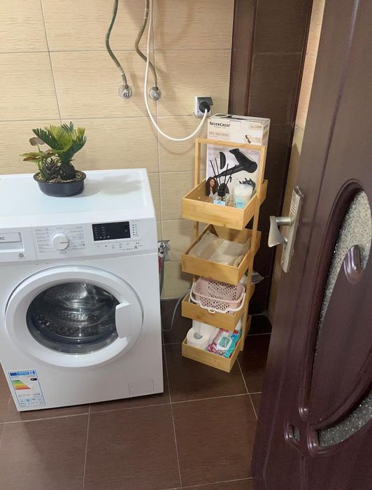 Închiriez studio pe termen lung