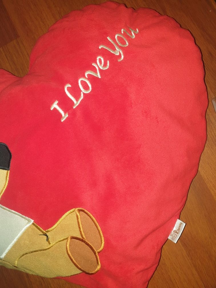 Vand perna mare de catifea rosie  in forma de inima Valentine's Day