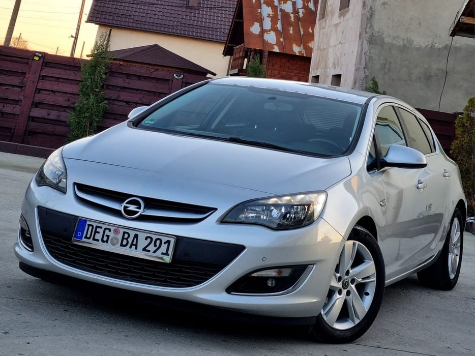 Open Astra J//Facelift//2014//Impecabil
