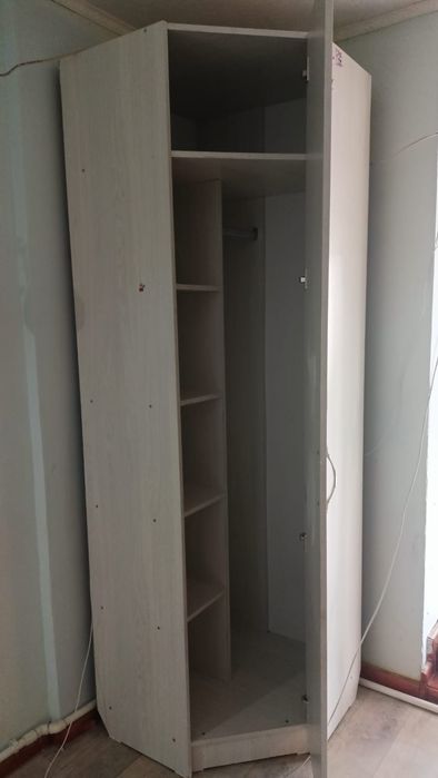 Шкаф угловой продам