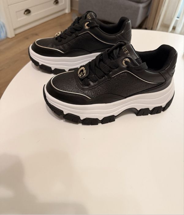 Guess сникърси/маратонки кожа