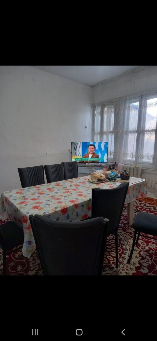 Дом барачного типа. 3 комнатная квартира. Залиний.