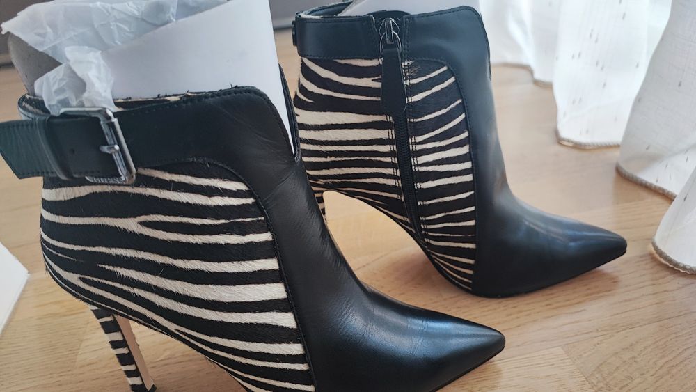 Botine Guess din piele naturală