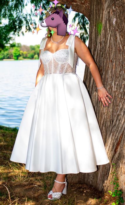 Rochie mireasa din satin - potrivita pentru cununie