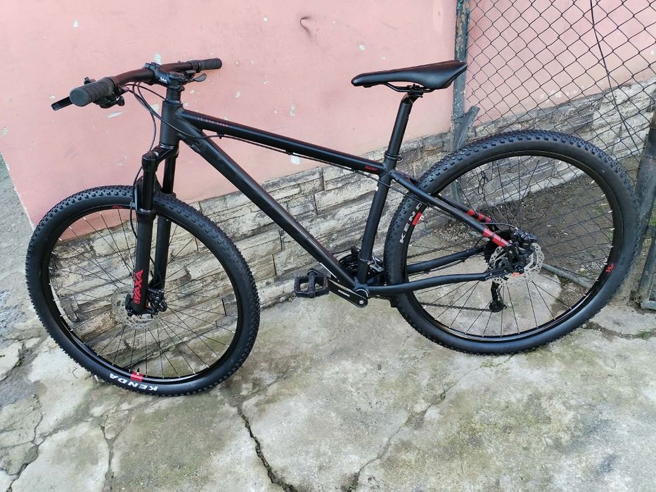 Bicicleta White hardtrail roti 29 frane disc hidraulice