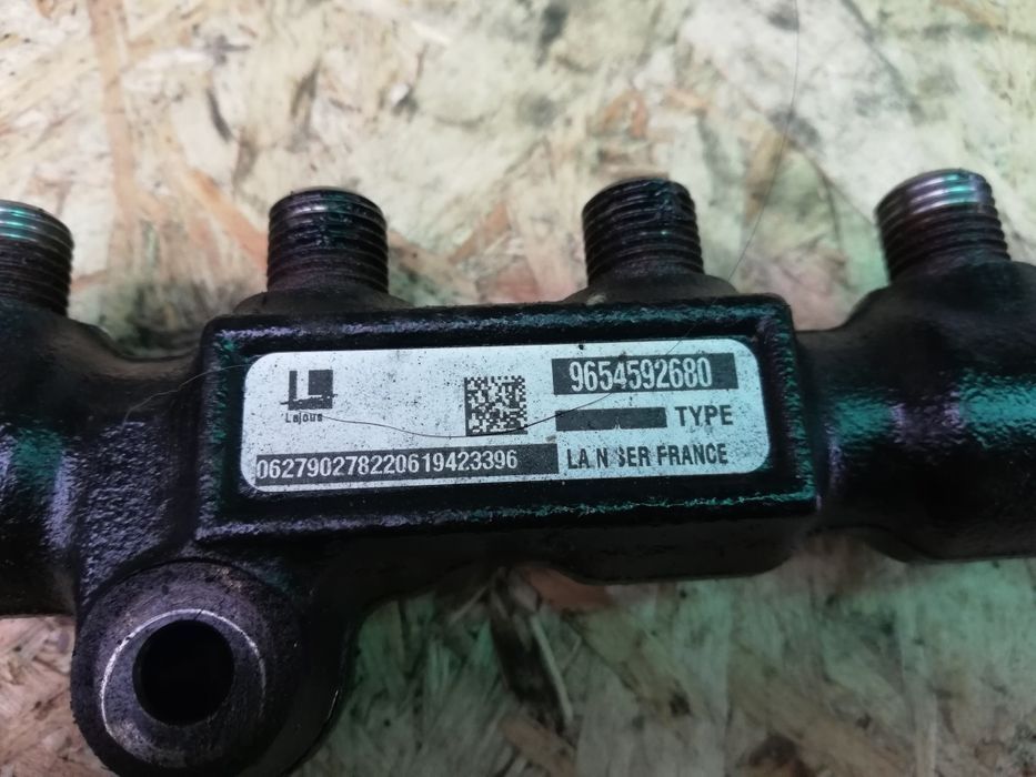 Rampă injectoare Peugeot 307 motor 1.6hdi