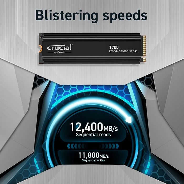 SSD Crucial T700  4TB Gen5 NVMe M.2 SSD with heatsink