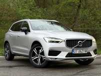 VOLVO XC60 R-Design D5 4x4 / camera 360° / Cârlig electric  / 235cp
