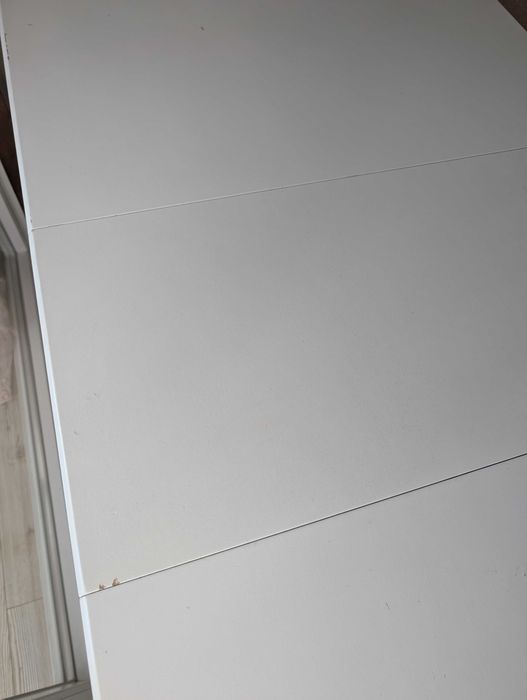 бяла кухненска разтегателна маса