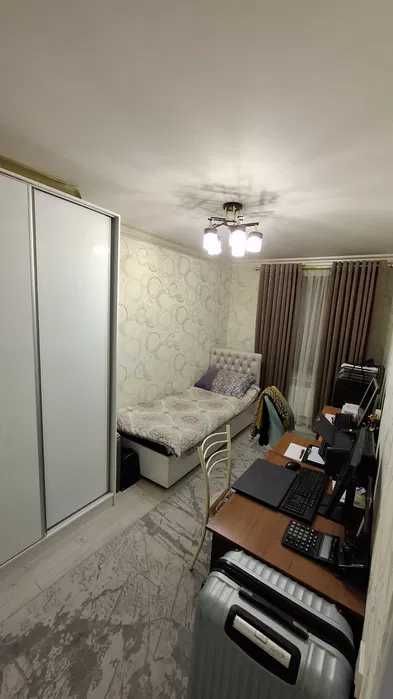 Срочно Продам 3х комн 2/5 в Центре против Гостиница Россия