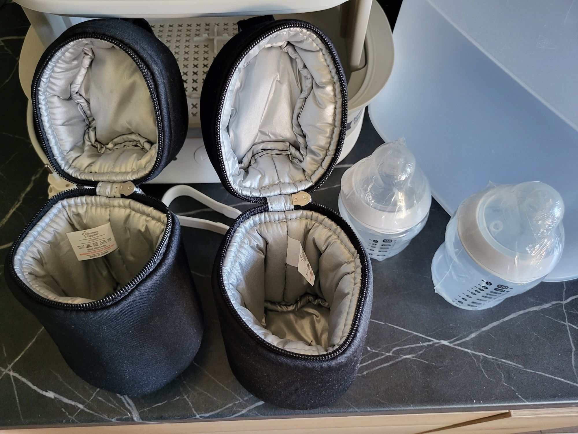 Sterilizator Tommee Tippee și accesorii : biberon,geantă termoizolantă
