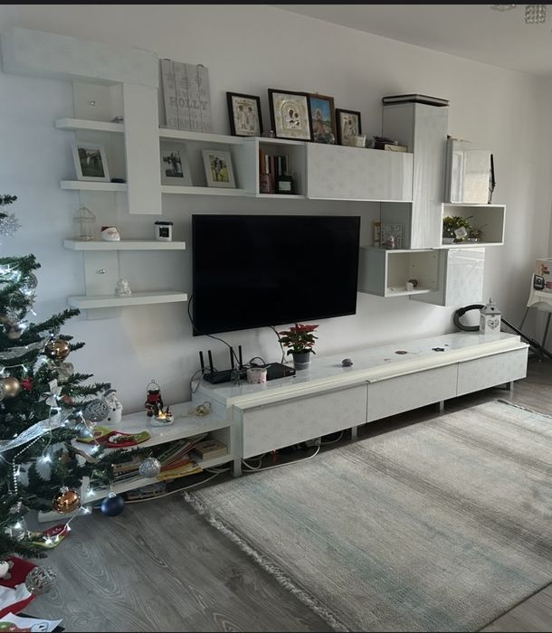 Mobila sufragerie mdf lucios stare buna