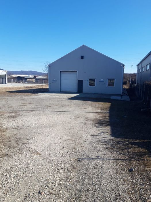 Închiriez hala industriala