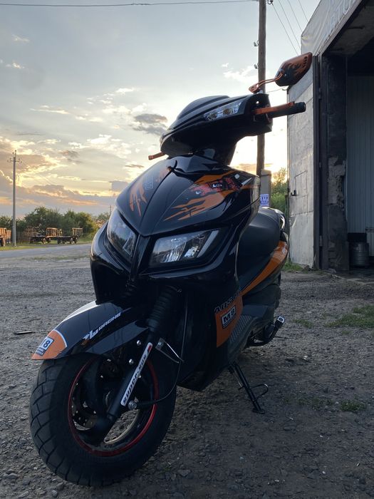 Продам скутер м8 150кубов недорого в тделаьном состояние  2024 года на