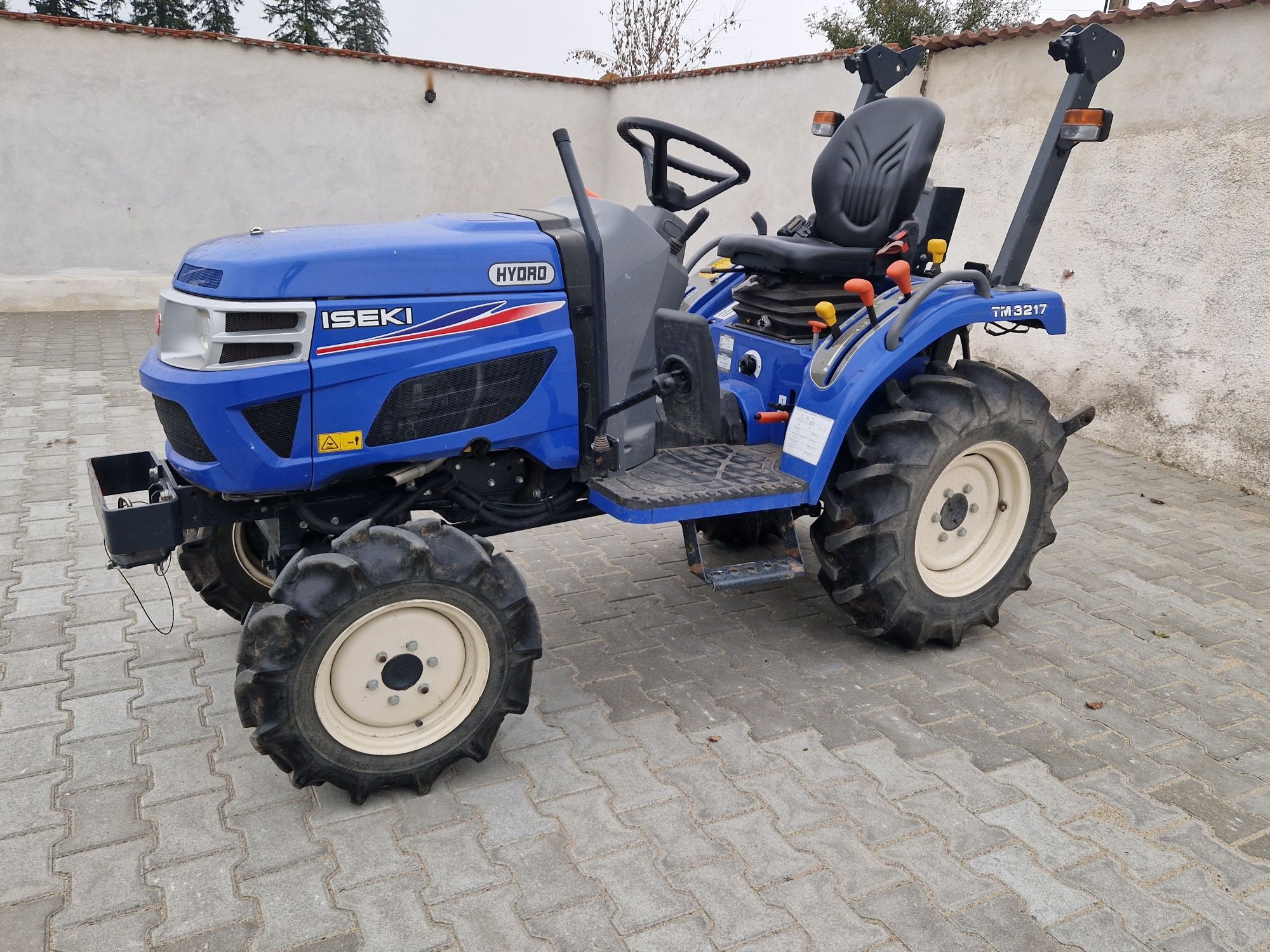 Vând tractoraș isecki