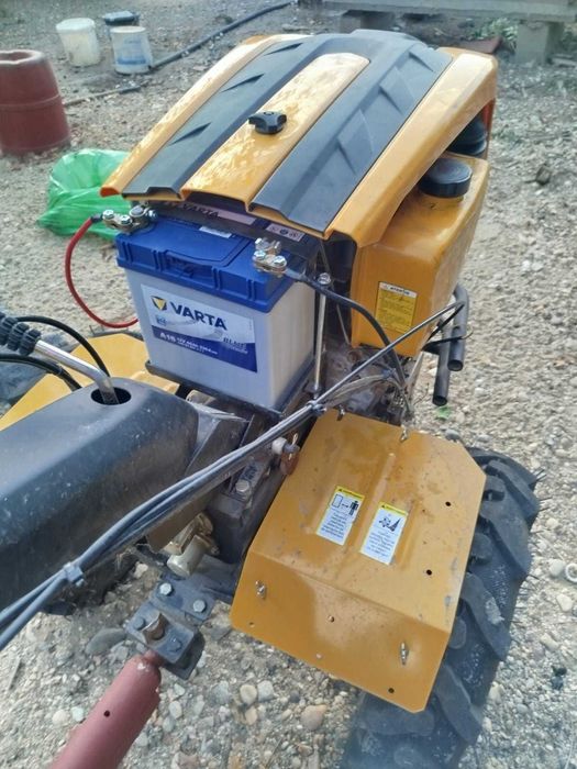 Vând motocultor diesel