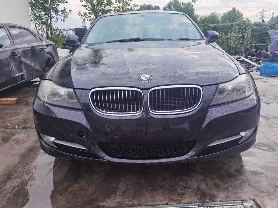 Dezmembrez bmw seria 3 e90 facelift 2.0 d/interior e90/bara fata e90/