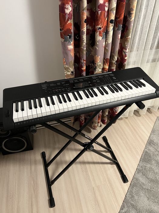 Orga CASIO CTK-3200 cu stativ si pedala
