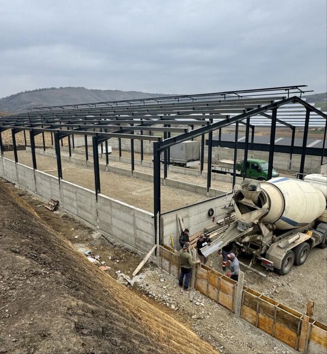 Vand hale si structuri metalice accept variante cu duba