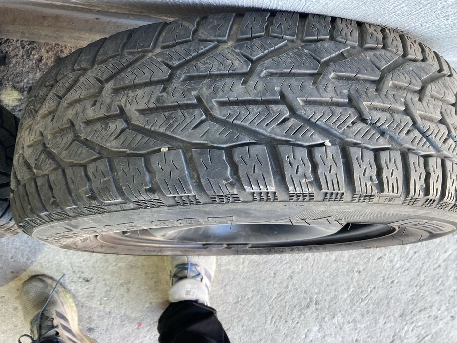 Гуми със джанти зимни 185.65.15