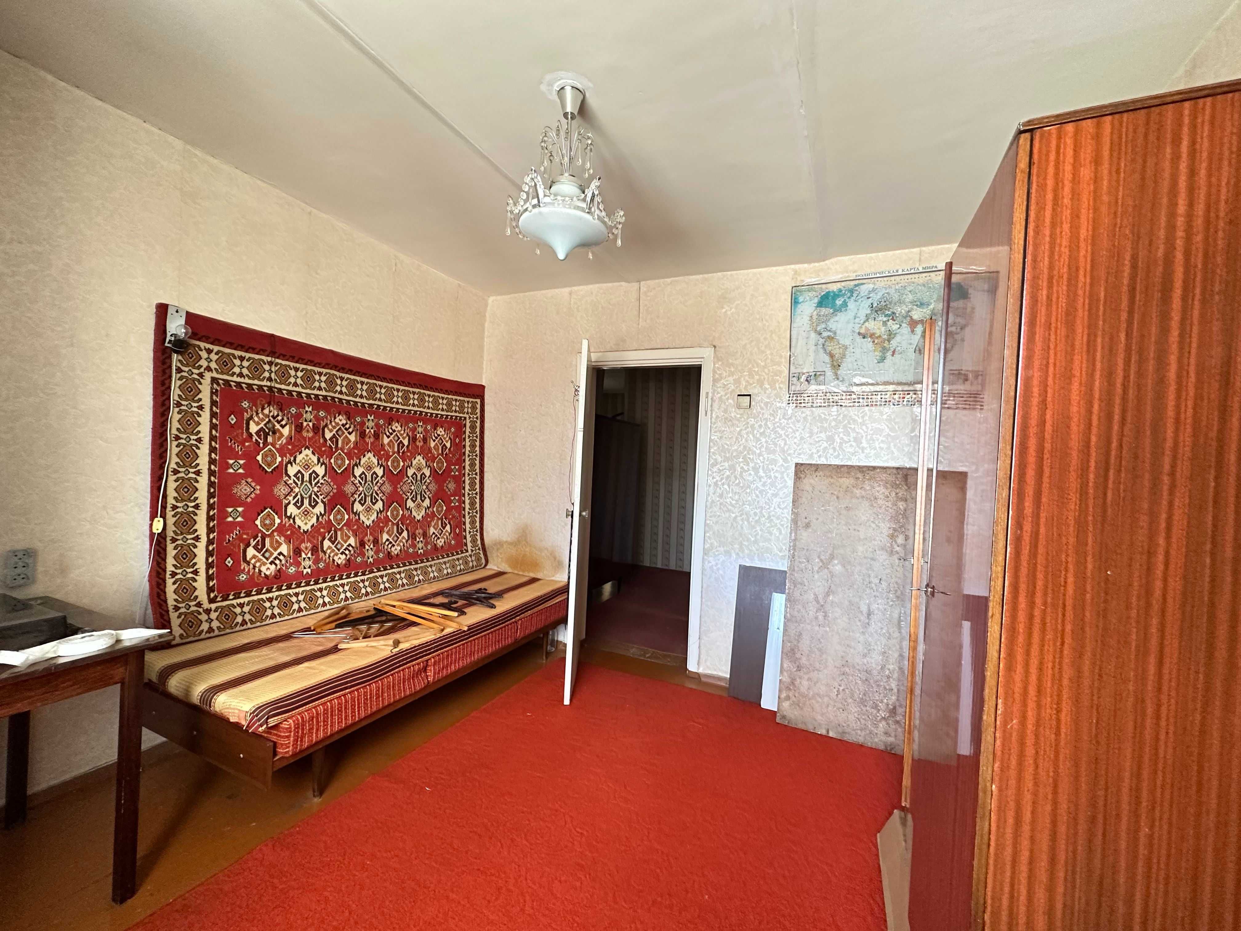 Двухкомнатная 54 м². Крамского 44/2. Кирпичный дом. 2-ой этаж из 5-ти