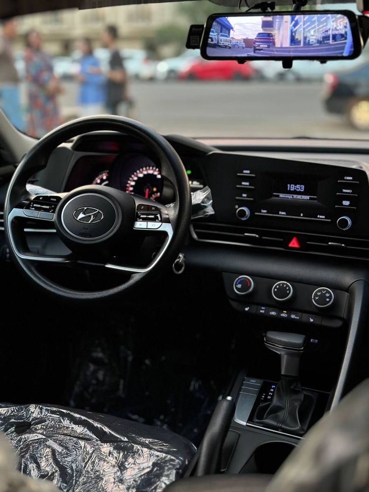 Hyundai Elantra 2021