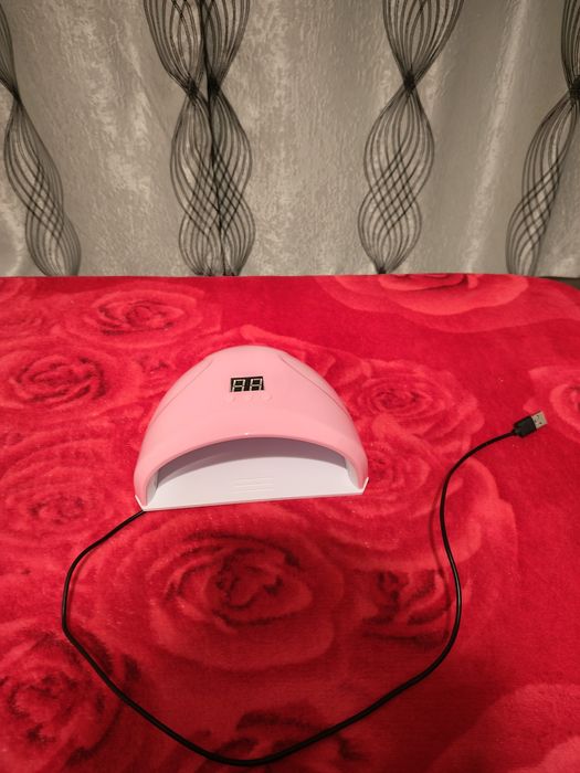 Lampa pentru unghii