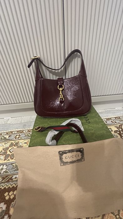 Сумка гуччи сатылады.