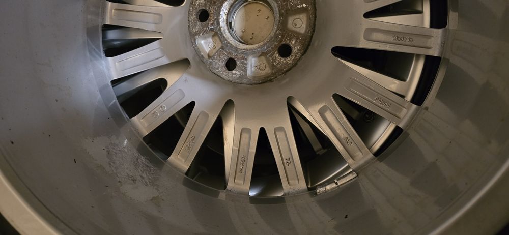 Vând jante Audi R19 cu cauciucuri de iarna