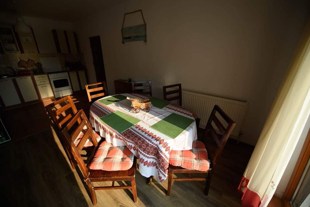 Pensiune 7 camere, teren 500 m2