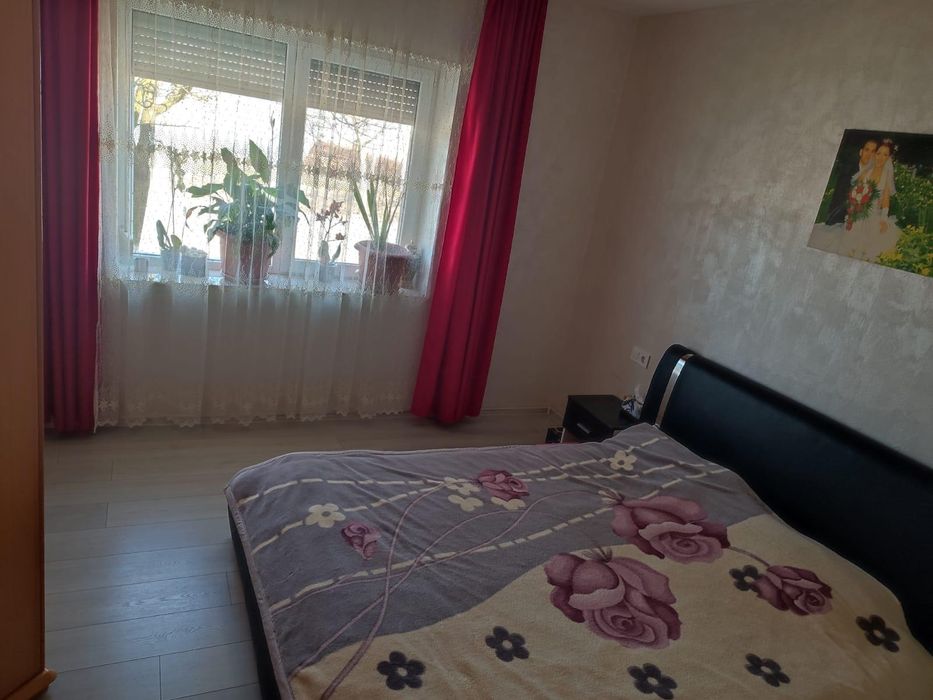 Casă de vânzare 3 camere.