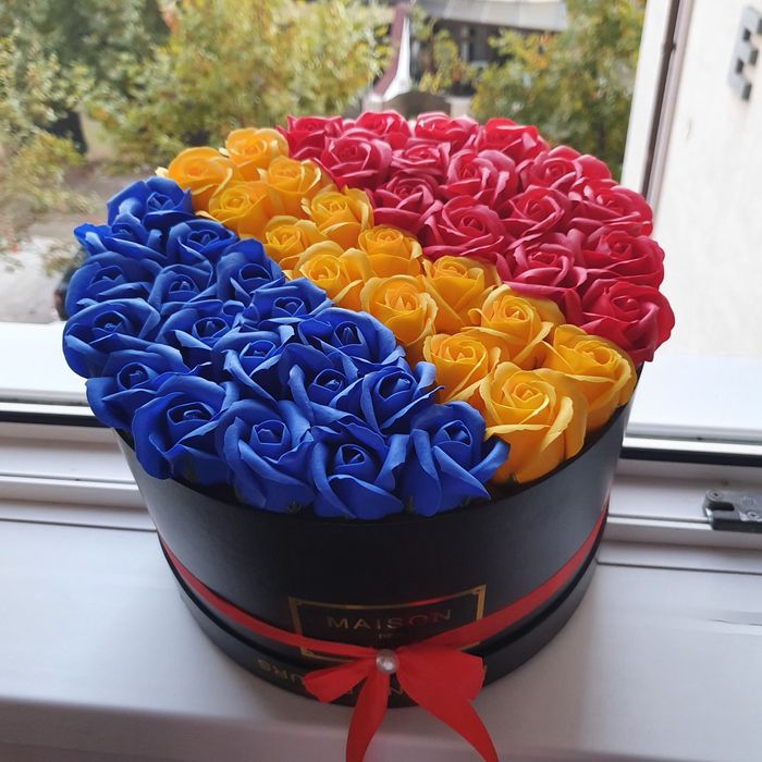 Ursulet de 40 cm din flori