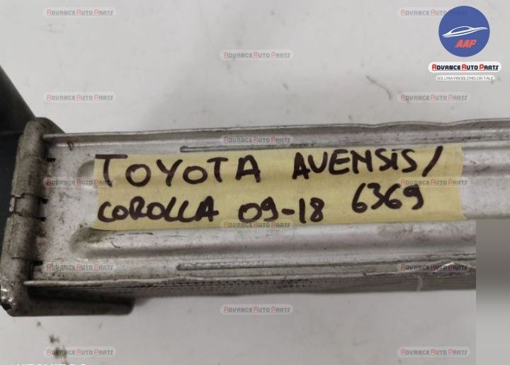 Оригинален интеркулер в добро състояние Тойота Авенсис / Toyota Avensi