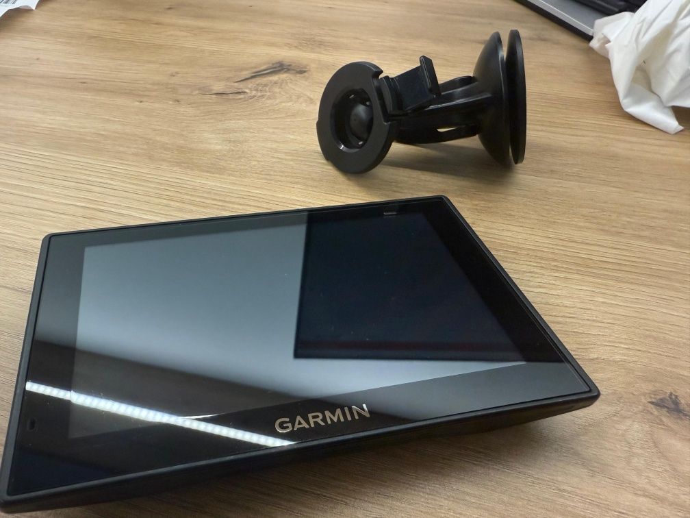 Vând GPS Garmin.