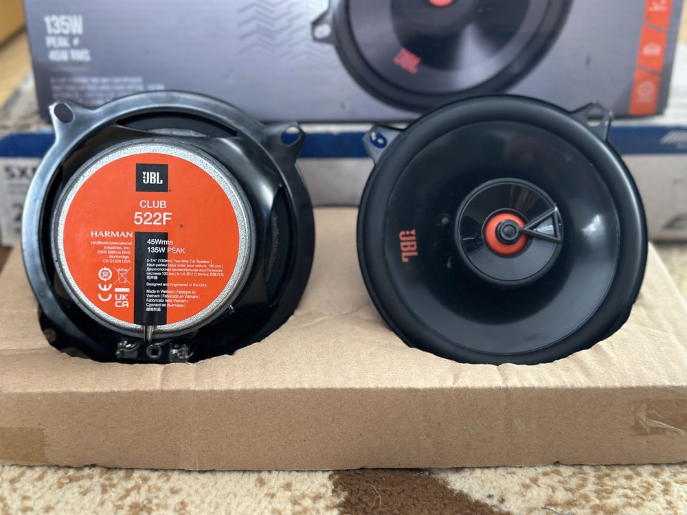 Boxe audio JBL  si ALPINE